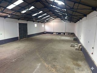 Miete Fabrikhalle in Valdepeñas. Nave industrial en alquiler en carretera solana, 1 dormitorio.