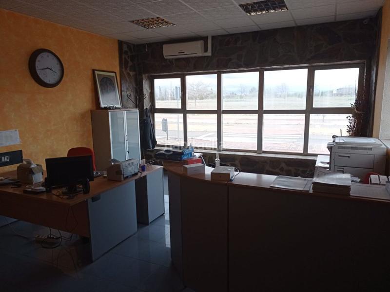 Foto 9e840ee4-c5f5-4c40-9d30-ffec97e9c5bf. Capannone industriale in Valdepeñas