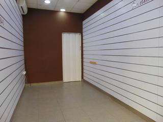 Location Local commercial à Valdepeñas. Local com. en alquiler en centro.
