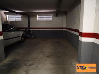 Parking voiture à Valdepeñas. Garaje en venta en hospital.