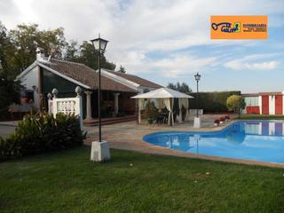 Masia a Valdepeñas. Finca rúst. en venta en nacional  iv, 4 dormitorios.