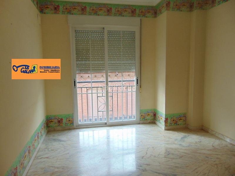 Foto c81c3915-feb0-48e7-a47d-c6f2271e91eb. Casa amb calefacció aparcament a Valdepeñas