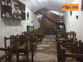 Local Comercial a Valdepeñas. Local en venta en buena.