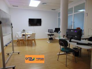 Bureau à Valdepeñas. Oficina en venta en centro, 2 dormitorios.