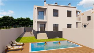 Maison jumelée à Valdepeñas. Adosado en venta en salida peral, 4 dormitorios.