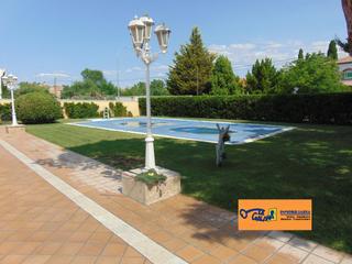 Casa a Valdepeñas. Casa en venta en nuevo valdepeñas, 6 dormitorios.