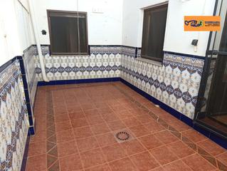 Flat en Valdepeas. Piso en venta en centro, 4 dormitorios.