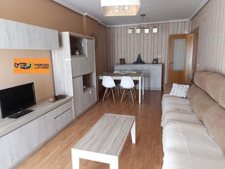 Miete Etagenwohnung in Valdepeñas. Piso en alquiler en 1 de julio, 3 dormitorios.