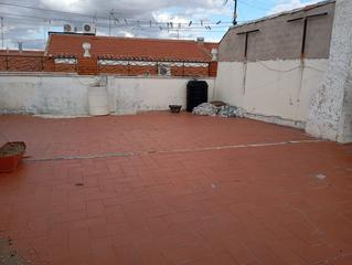Haus in Valdepeñas. Casa en venta en hospital, 4 dormitorios.