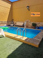 Maison à Valdepeñas. Casa en venta en buena, 4 dormitorios.