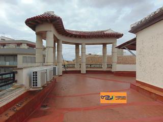 Appartement à Valdepeñas. Piso en venta en seis de junio, 4 dormitorios.