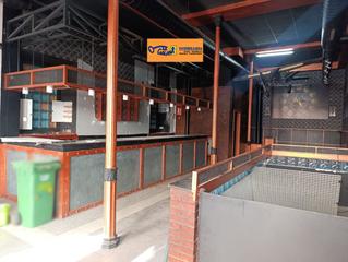 Lloguer Local Comercial a Valdepeñas. Local en alquiler en seis de junio.