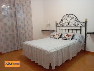 Location Appartement à Valdepeñas. Piso en alquiler en centro, 3 dormitorios.