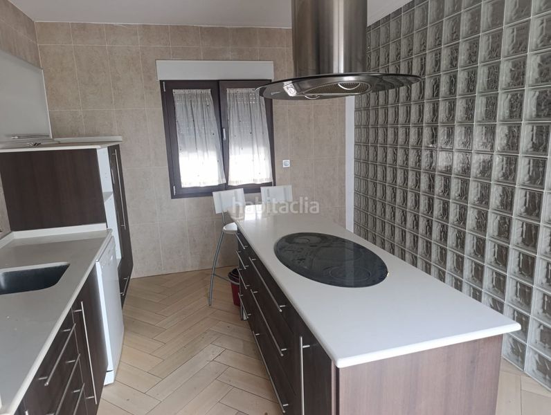Foto 9b71f6c1-9a1d-4b70-8fe5-7a74da59a8c4. Casa amb calefacció aparcament a Valdepeñas
