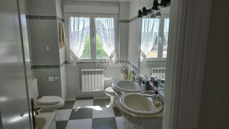 Foto 35efe724-d4ac-4609-aaba-0684584ec992. Casa  en venta en nuevo , 5 dormitorios. en Valdepeñas