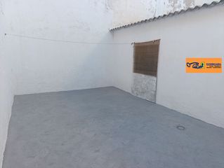 Maison à Valdepeñas. Casa en venta en buena, 3 dormitorios.