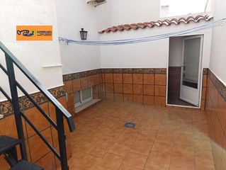 Casa adossada a Valdepeñas. Adosado en venta en barrio lucero, 3 dormitorios.
