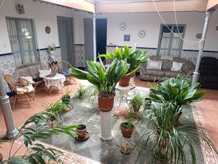 Haus in Valdepeñas. Casa en venta en centro, 13 dormitorios.
