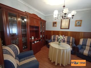 Haus in Valdepeñas. Casa en venta en barrio cachiporro, 3 dormitorios.