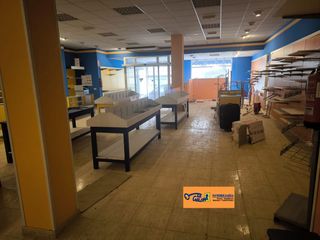 Local Comercial a Valdepeñas. Local en venta en centro, 1 dormitorio.
