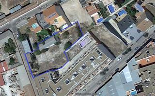 Terreny residencial a Valdepeñas. Solar en venta en centro.