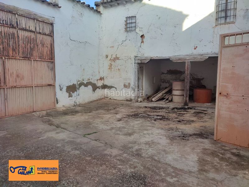 Foto d945556d-7316-4d90-a9e3-54f6fce98e43. Casa a Valdepeñas