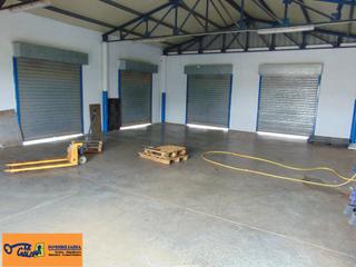 Nau industrial a Valdepeñas. Nave industrial en venta en nacional  iv.