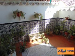 Casa en Valdepeñas. Casa en venta en barrio cachiporro, 2 dormitorios.