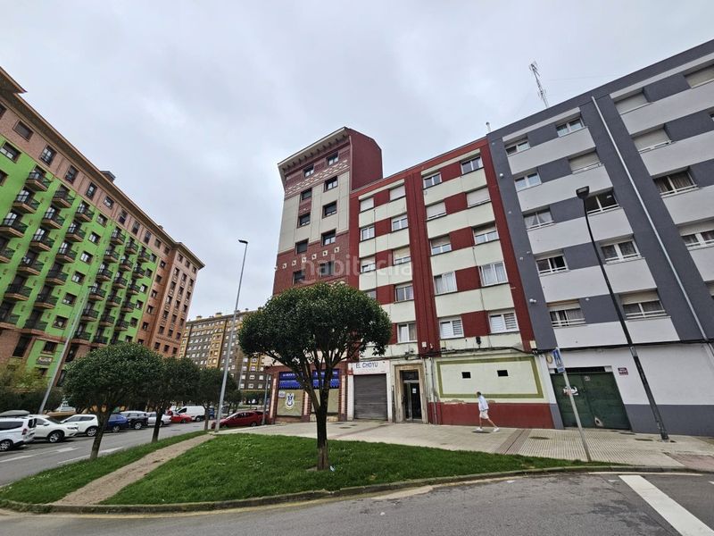 Foto cac76a2c-e4a4-4e68-a97c-dae4687b6fdd. Piso  3 habitaciones venta en Versalles Avilés