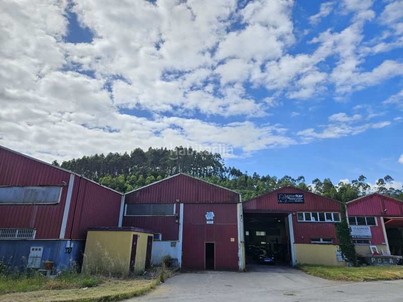 Foto eff6f827-c143-480f-822d-dde8d93a44e1. Nau industrial a Verdicio-Bañugues-Cabo Peña Gozón