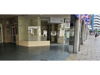 Local Comercial a Calle De la Camara