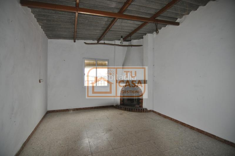 Foto 53fe67ed-5478-4ab8-bb50-16e5109ef9d5. Pis amb xemeneia calefacció a Arroyo de la Luz