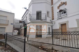 Casa  Plaza constitución. Venta de excelente vivienda  en sierra de fuentes,