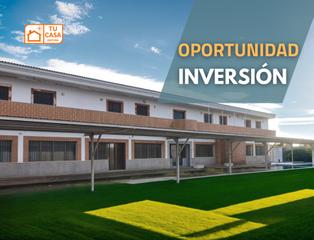 Édifice à Calle general mola 24. Venta de hotel oportunidad de inversión, casas de don antonio