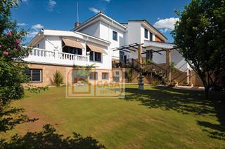 Casa adossada en Calle carolina coronado 4. Excelente chalet unifamiliar independiente, en la urbanizacin d