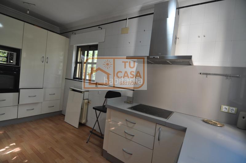 Foto 4cd8ccee-7ceb-456e-b343-c50ec22c3a41. Chalet excelente chalet unifamiliar independiente, en la urbanización de unifamiliares más exclusiva y céntrica . en Cáceres