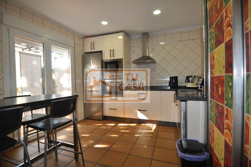 Foto 8e946fda-9e2c-4a64-bd96-d353cbcd4652. Chalet excelente chalet unifamiliar independiente, en la urbanización de unifamiliares más exclusiva y céntrica . en Cáceres
