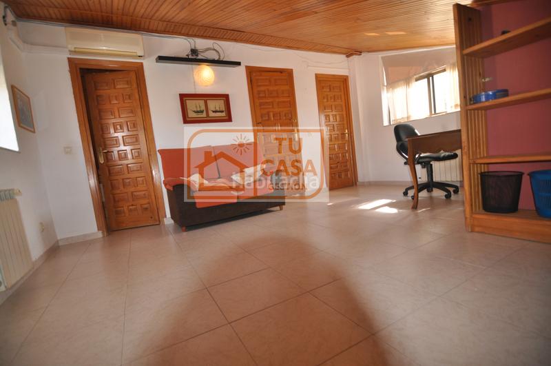 Foto bbc5f32a-cd47-4cbb-8c7f-a70a9e7879cd. Chalet excelente chalet unifamiliar independiente, en la urbanización de unifamiliares más exclusiva y céntrica . en Cáceres