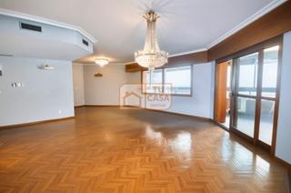 Pis  Calle gil cordero. Exclusiva vivienda en pleno centro, junto a la cruz de los cado