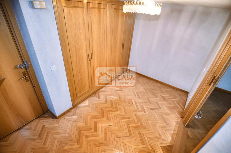 Foto bba40850-ab75-48f6-8ae6-d332bc0b6e97. Etagenwohnung mit heizung parking in Centro Cáceres