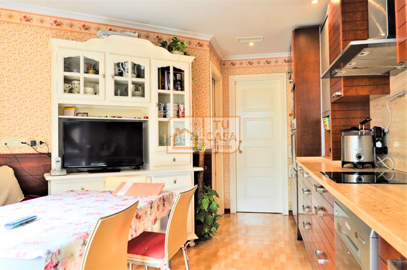 Foto 8e704619-00fa-4e57-b44d-8c5a58695f7a. Semi detached house with heating parking pool in Ruta de la Plata Cáceres