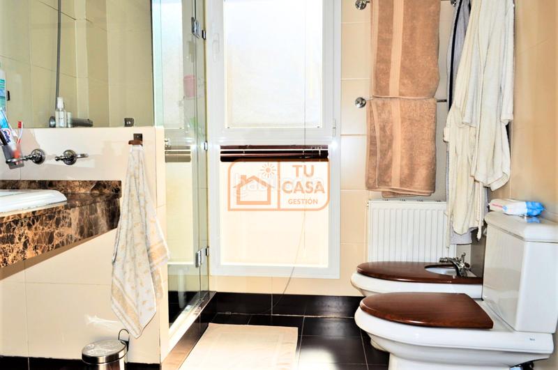 Foto b4ae80a1-8aef-45d8-9acf-4af39ca27975. Semi detached house with heating parking pool in Ruta de la Plata Cáceres