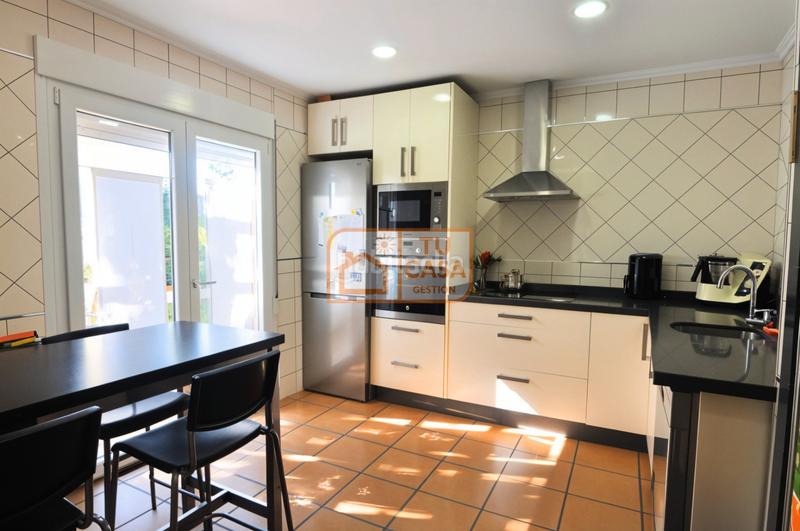 Foto 95135397-4e54-4dd9-983d-85d1b1f14d03. Chalet  independiente en la urbanización la zambomba en Cáceres
