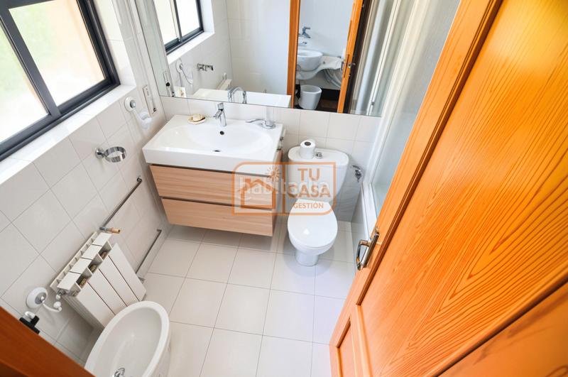 Foto f4fc2d68-7fcf-481f-82b1-1bcc3561be14. Chalet  independiente en la urbanización la zambomba en Cáceres
