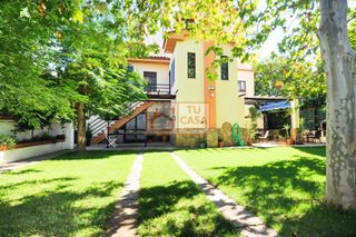 Chalet  Calle josé redondo. Venta de chalet independiente en la urbanización la zambomba