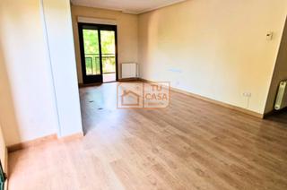 Flat  Calle julio terrón sobrado. Venta de piso exterior de 4 dormitorios, terraza, garaje y 2 bañ