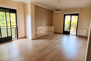Appartement  Calle julio terrón sobrado 7. Piso exterior de 4 dormitorios con garaje, plasencia