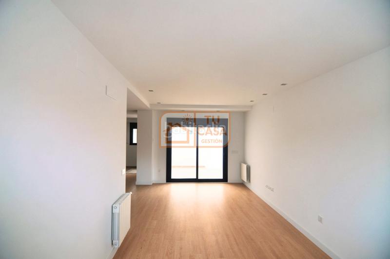 Foto 1a5be9c9-a10e-4cc7-ac6d-59939fb24e82. Maison jumelée avec chauffage parking dans Montesol - Mejostilla Cáceres