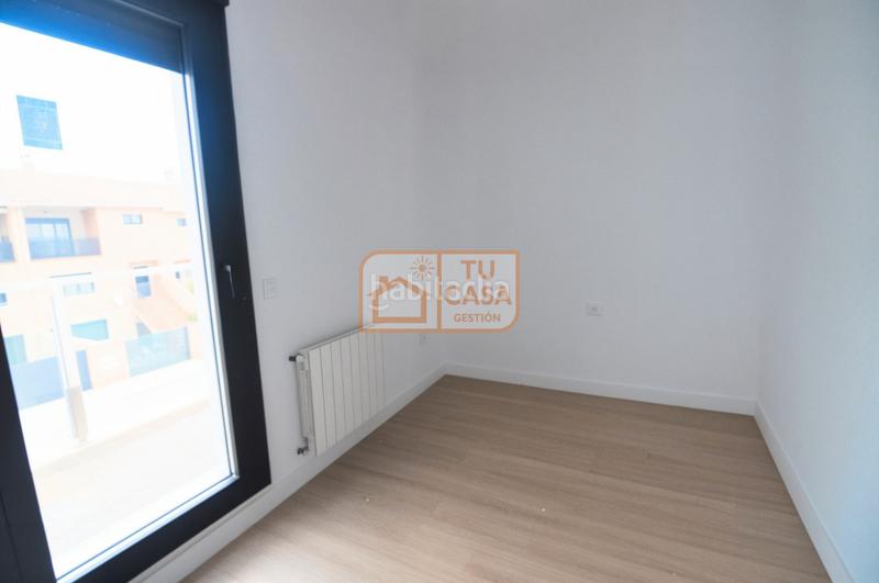 Foto 1e93ebfc-d3ac-40d3-a102-e9d633a16973. Maison jumelée avec chauffage parking dans Montesol - Mejostilla Cáceres