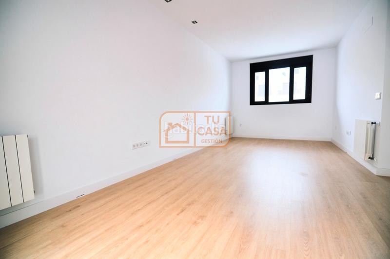 Foto 4b575e93-1007-4a0f-aaa4-ee07431ec4c4. Maison jumelée avec chauffage parking dans Montesol - Mejostilla Cáceres